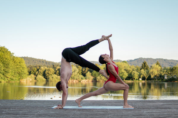 AcroYoga - Together you are less alone